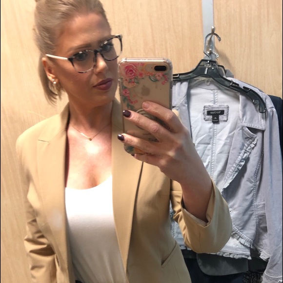 Meet your Posher, Jaime - Picture 3 of 4